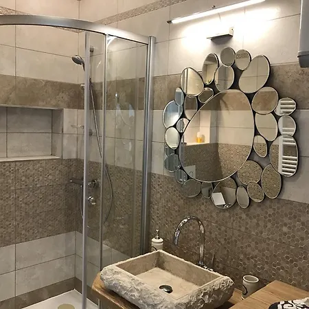 Luxury Valentina سبليت