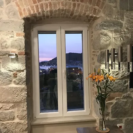 Luxury Valentina * سبليت